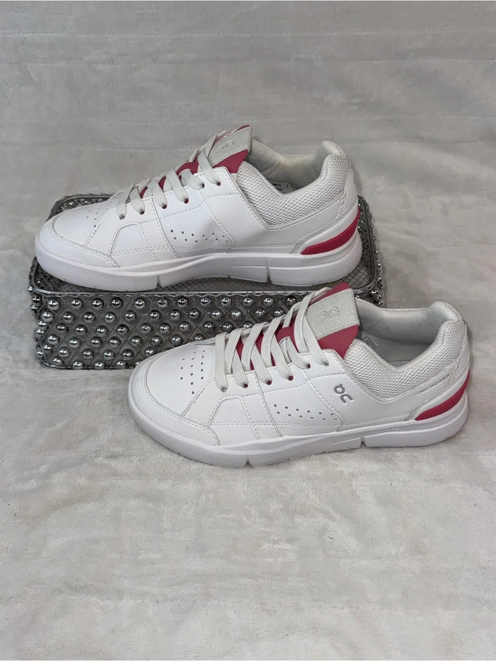 On Running The Roger Clubhouse White Rosewood Youth 3.5Y Women's 5 TQK-855 - Picture 1 of 16